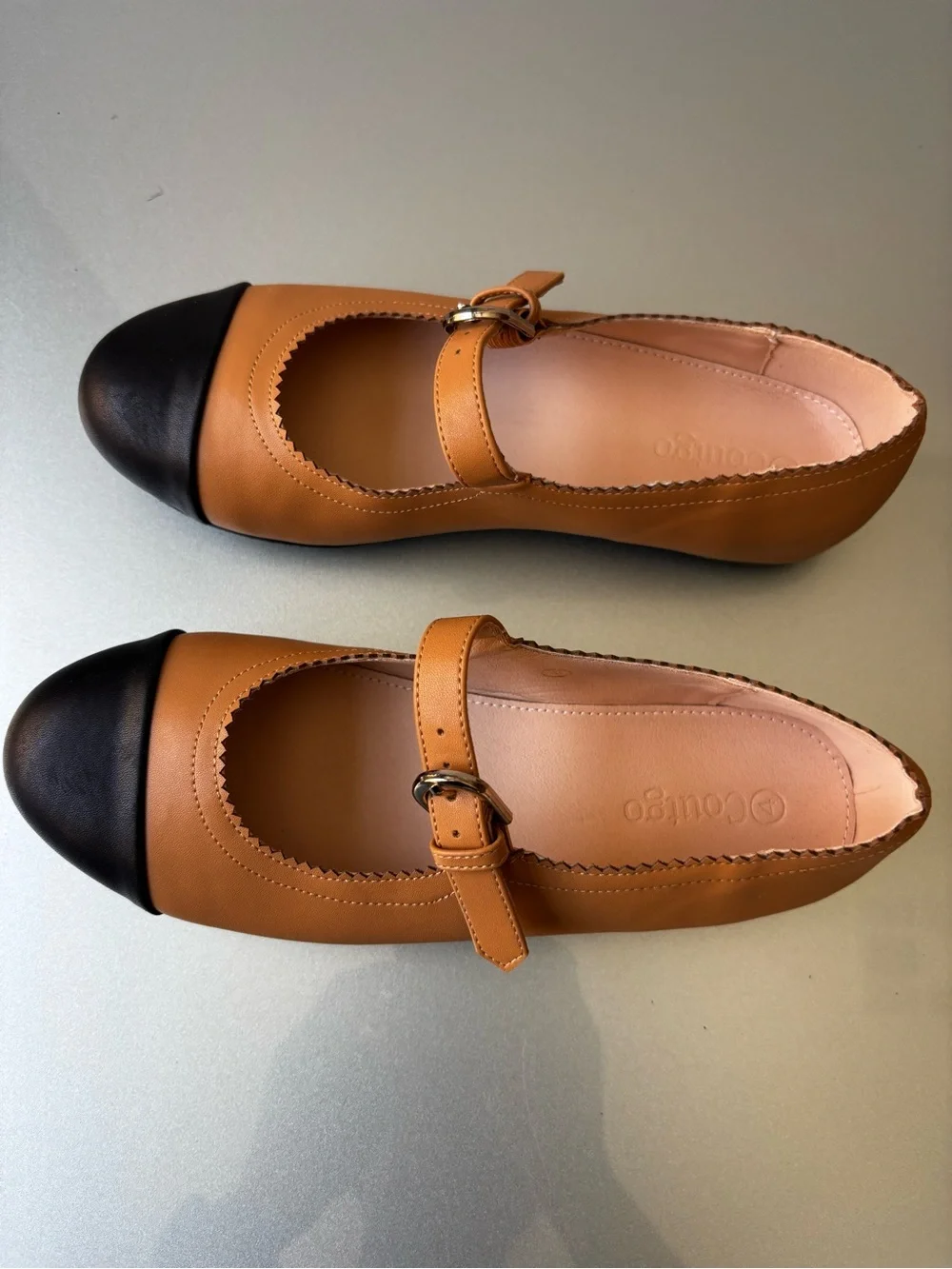 Coutgo Girls Two-Tone Mary Jane Flats in Tan and Black